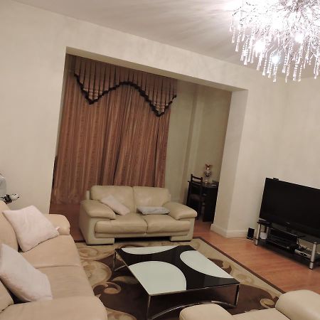 דירות טביליסי 1 Shota Rustaveli Avenue מראה חיצוני תמונה