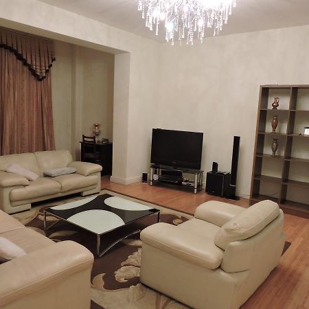 דירות טביליסי 1 Shota Rustaveli Avenue מראה חיצוני תמונה