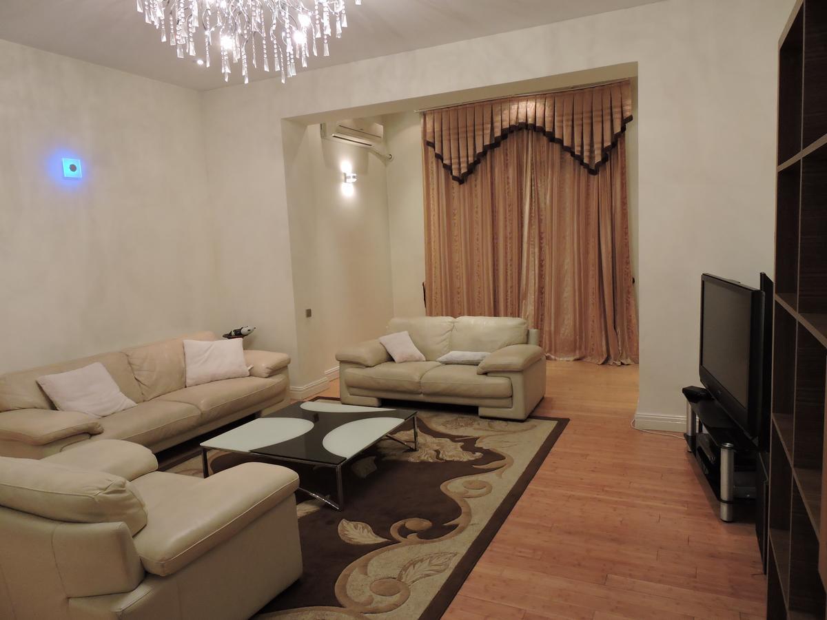 דירות טביליסי 1 Shota Rustaveli Avenue מראה חיצוני תמונה