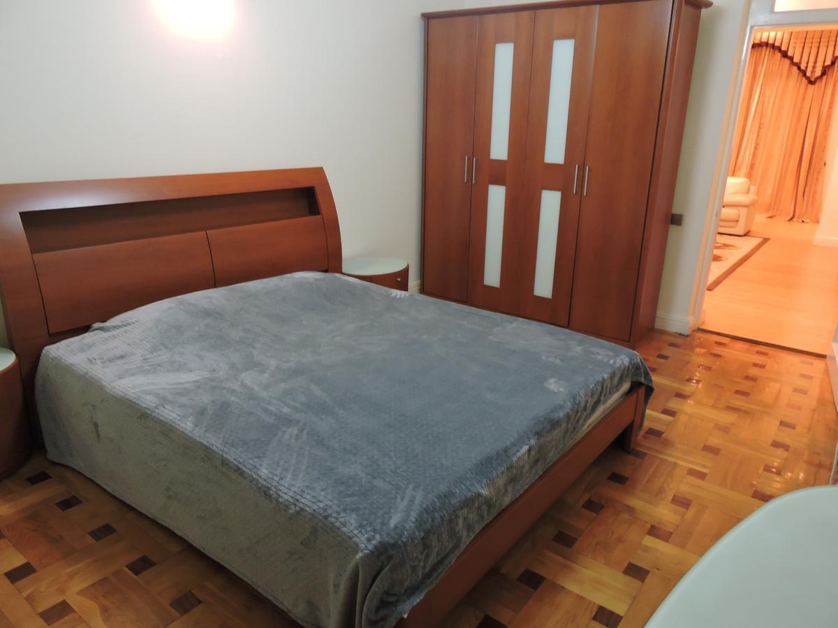דירות טביליסי 1 Shota Rustaveli Avenue מראה חיצוני תמונה