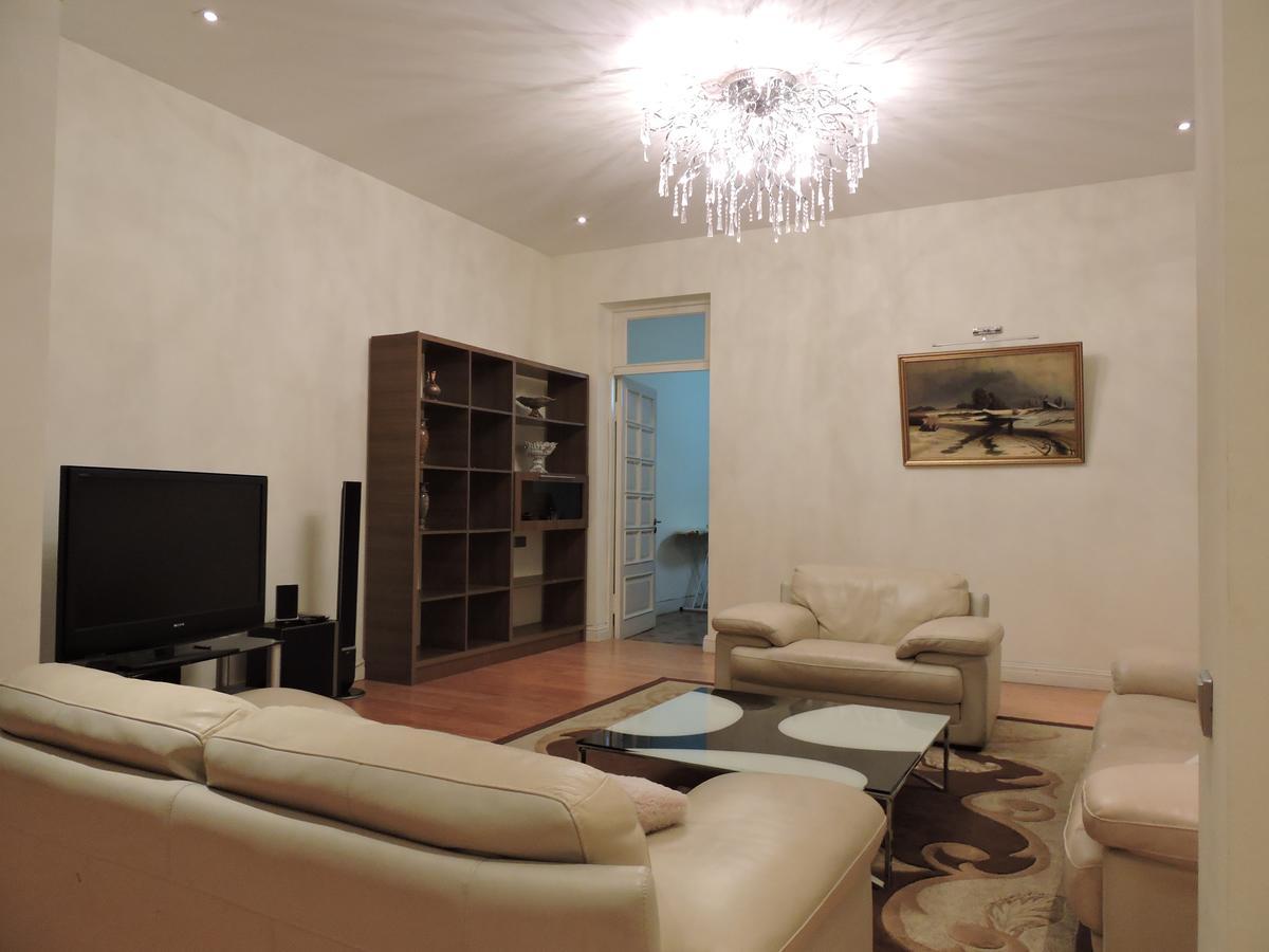 דירות טביליסי 1 Shota Rustaveli Avenue מראה חיצוני תמונה